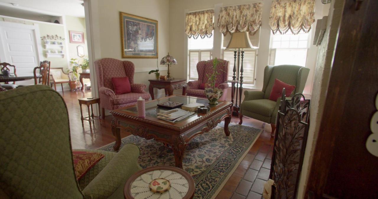 Granbury Gardens Bed And Breakfast מראה חיצוני תמונה