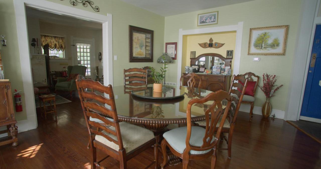 Granbury Gardens Bed And Breakfast מראה חיצוני תמונה